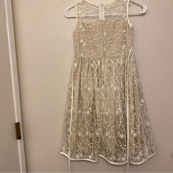 Beige lace overlay long skirt sleeveless floral long formal flower girl gown 7/8 - Picture 3 of 10